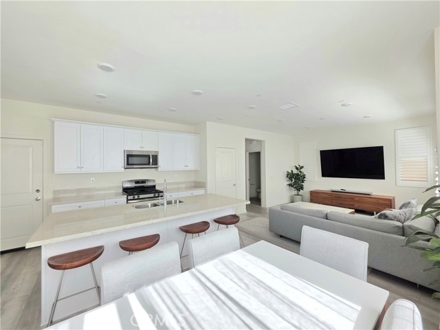Detail Gallery Image 4 of 13 For 1612 Ruedy Pl, Upland,  CA 91784 - 3 Beds | 2/1 Baths