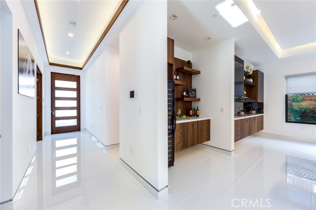 12732 Hortense Street, Studio City CA: https://media.crmls.org/medias/3446f078-69fa-4fc2-a3e4-ff05468c3343.jpg