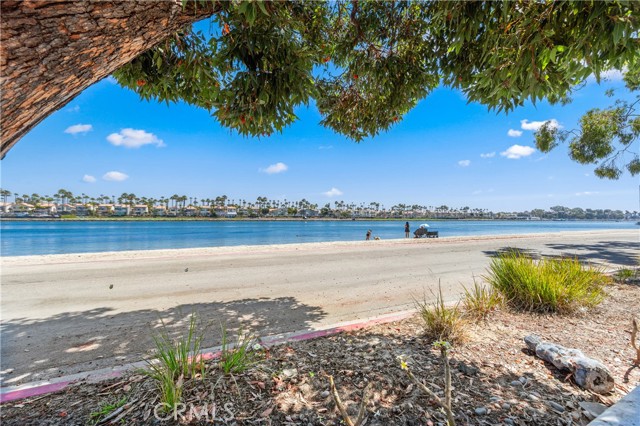 5309 E Appian Way, Long Beach CA: https://media.crmls.org/medias/3446fbd7-3acb-472b-afc1-1927285bbe85.jpg