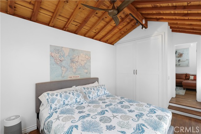 1029 Glenneyre Street, Laguna Beach CA: https://media.crmls.org/medias/34471829-373b-4220-8afa-4b71af57940a.jpg