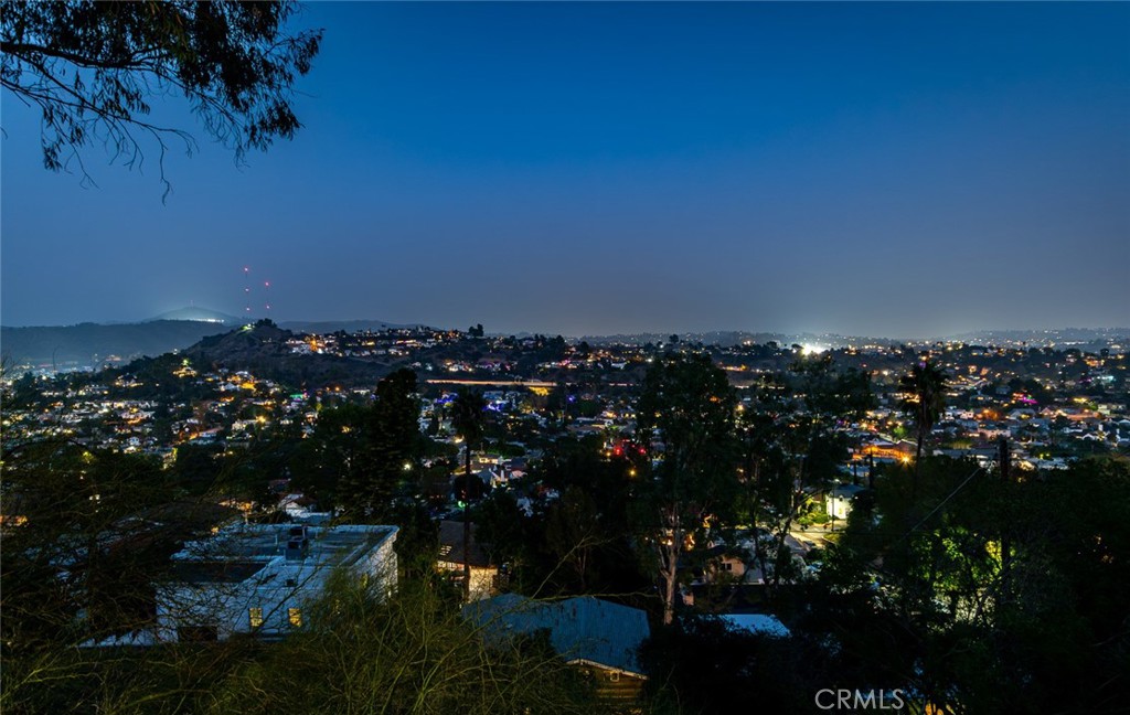 https://media.crmls.org/medias/34476a03-ae7c-4b81-8376-48b7aa388285.jpg?preset=X-Large