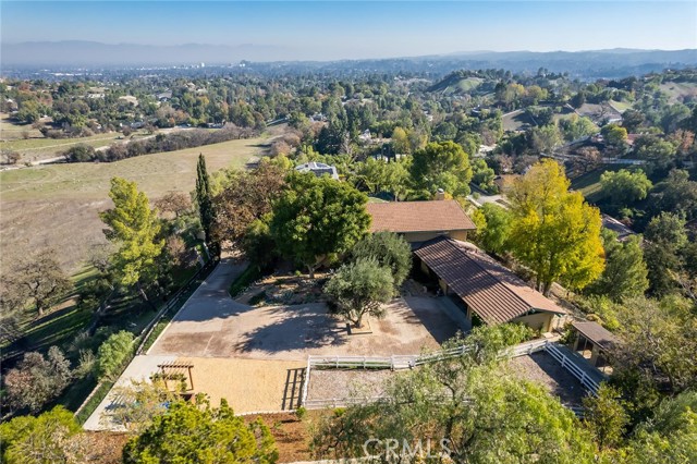Detail Gallery Image 7 of 36 For 24971 Kit Carson Rd, Hidden Hills,  CA 91302 - 6 Beds | 3/1 Baths