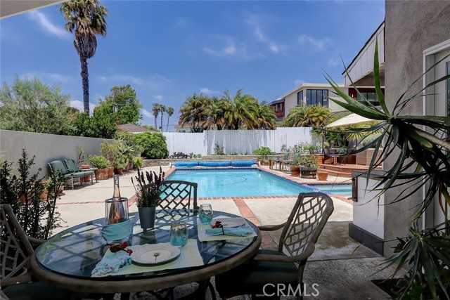 1837 8th Street, Manhattan Beach, California 90266, 3 Bedrooms Bedrooms, ,2 BathroomsBathrooms,Residential,Sold,8th,SB22116074