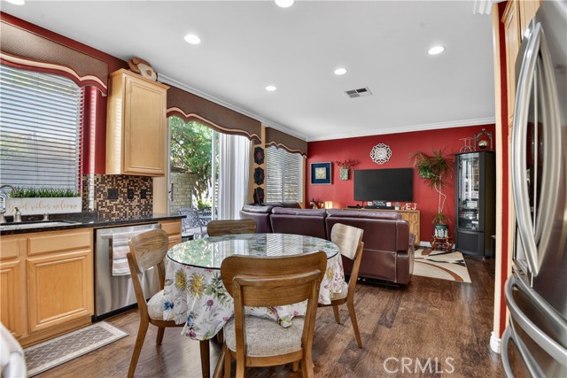 Detail Gallery Image 24 of 58 For 2621 Fallen Leaf Ct, Simi Valley,  CA 93063 - 4 Beds | 3 Baths