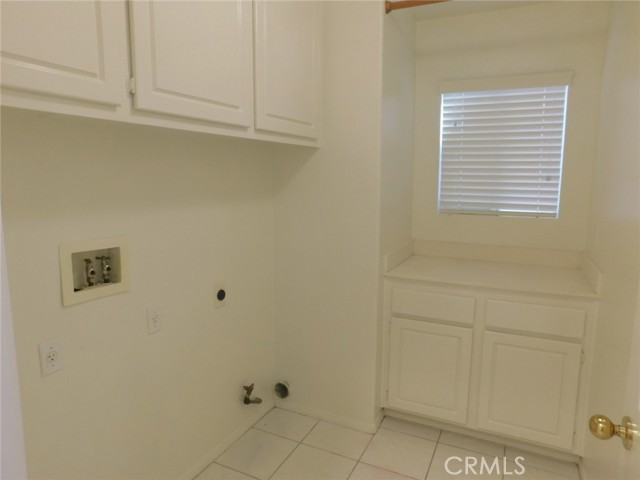 Detail Gallery Image 7 of 20 For 732 Sandglass Dr, Huntington Beach,  CA 92648 - 4 Beds | 2/1 Baths