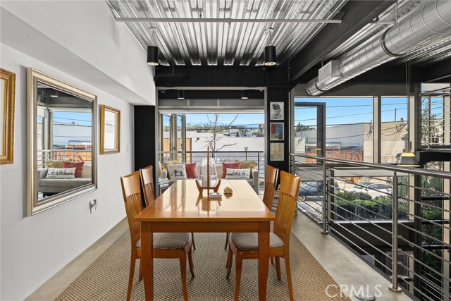 Detail Gallery Image 18 of 31 For 3240 Casitas Ave, Los Angeles,  CA 90039 - 3 Beds | 3/1 Baths