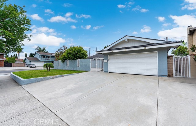 9791 Lee Street, Cypress CA: https://media.crmls.org/medias/344926cb-a2be-4b03-9859-1d21132a7154.jpg