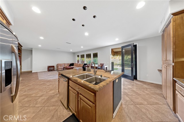 27126 Coral Bells Way, Murrieta CA: https://media.crmls.org/medias/344928c6-1ee9-42ee-b9a6-ba9917f05be8.jpg
