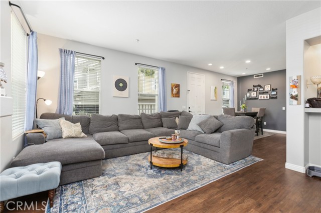 Detail Gallery Image 4 of 21 For 10 Edgartown, Ladera Ranch,  CA 92694 - 2 Beds | 2/1 Baths