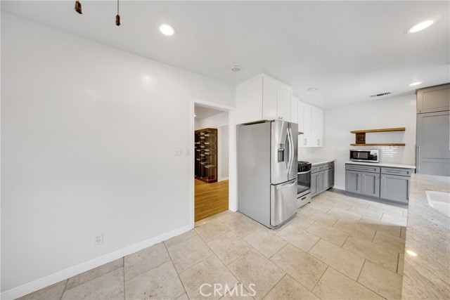 Detail Gallery Image 15 of 42 For 420 Adelyn Dr, San Gabriel,  CA 91775 - 3 Beds | 2 Baths