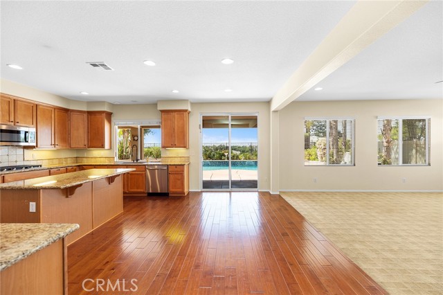 32856 Northshire Circle, Temecula CA: https://media.crmls.org/medias/344b8b53-c58e-4cfe-bdbb-3df790ae3ad3.jpg