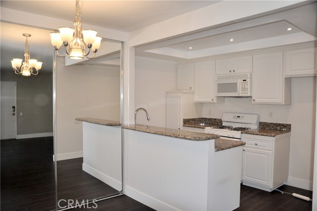 Detail Gallery Image 3 of 16 For 16040 Leffingwell, Whittier,  CA 90603 - 2 Beds | 2 Baths