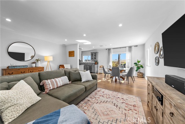 2408 Ives Lane, Redondo Beach, California 90278, 3 Bedrooms Bedrooms, ,Residential,Sold,Ives,SB21202682