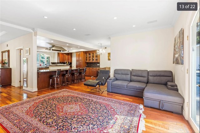 Detail Gallery Image 12 of 18 For 4755 Vanalden, Tarzana,  CA 91356 - 6 Beds | 5 Baths