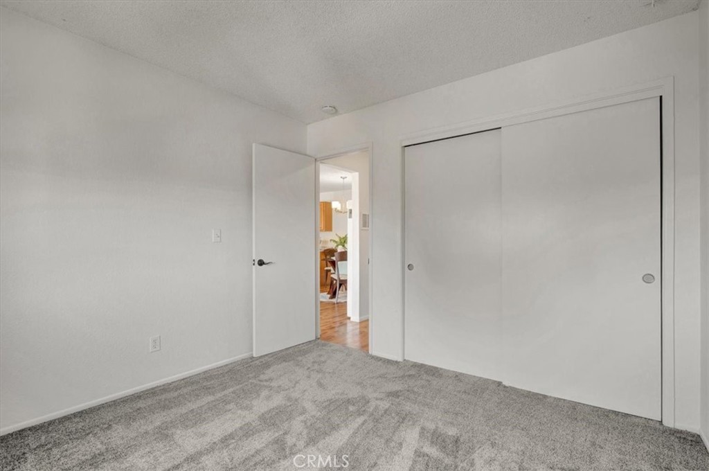 https://media.crmls.org/medias/344db934-d752-44e7-a263-3043ae7142ac.jpg?preset=X-Large