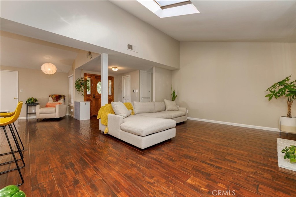 MLS #OC25261411 image #7