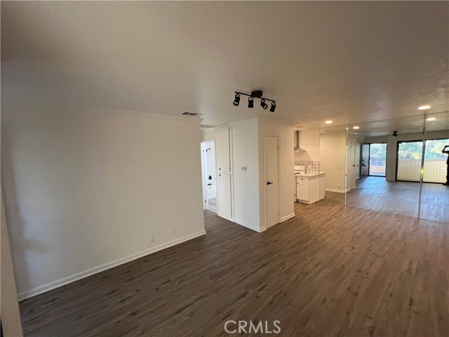 Detail Gallery Image 11 of 46 For 2821 N Los Felices Cir #2,  Palm Springs,  CA 92262 - 1 Beds | 1 Baths