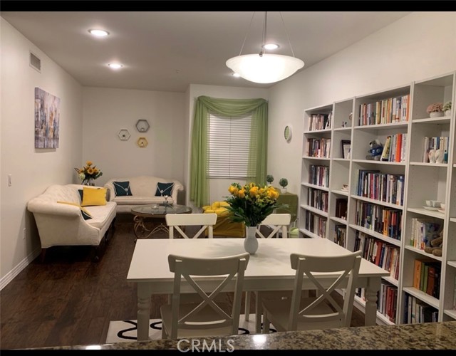 Detail Gallery Image 2 of 5 For 931 E Walnut St #201,  Pasadena,  CA 91106 - 1 Beds | 1 Baths
