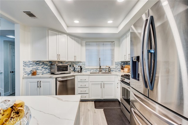 Detail Gallery Image 10 of 54 For 733 Lander Cir, Claremont,  CA 91711 - 3 Beds | 2/1 Baths