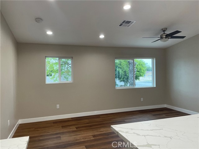 Image 41 of 66 For 824 Dune