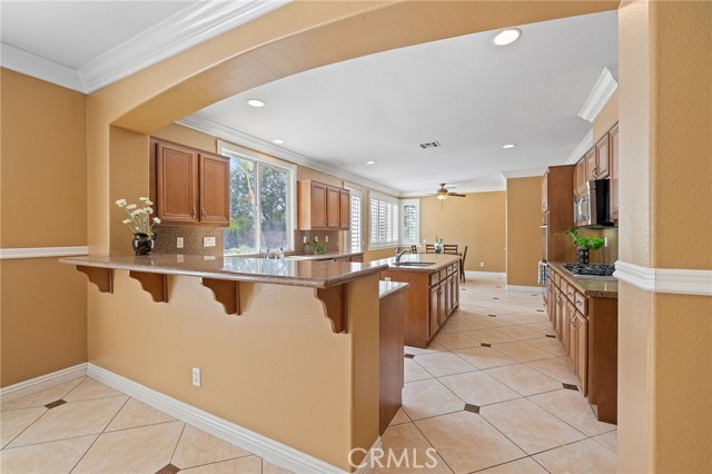 2394 Old Heritage Road, Riverside CA: https://media.crmls.org/medias/3451caf8-4a03-420a-b411-4f6ad139b1a3.jpg