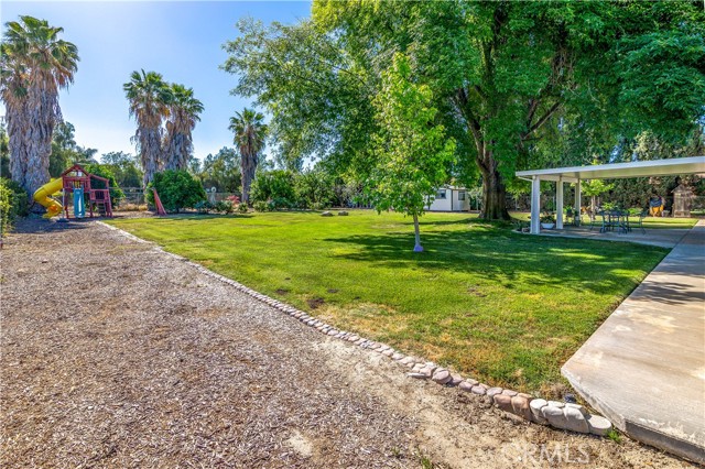274 N Hemet Street, Hemet CA: https://media.crmls.org/medias/34528dad-220f-4efe-8163-63b5d60a2c48.jpg