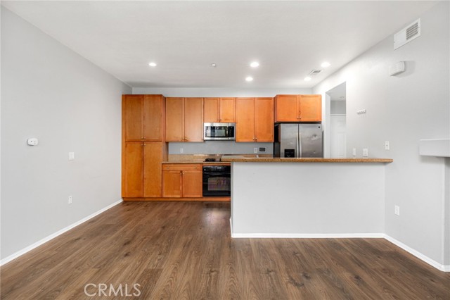 Detail Gallery Image 10 of 45 For 30505 Canyon Hills, Lake Elsinore,  CA 92532 - 2 Beds | 2/1 Baths