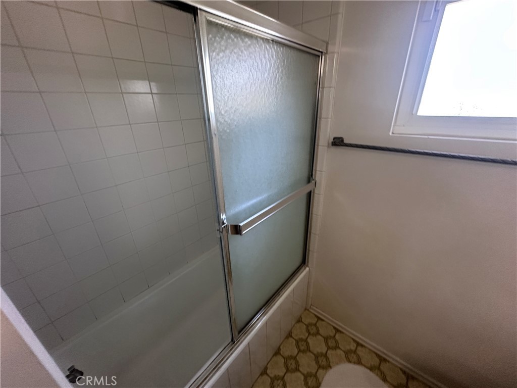 https://media.crmls.org/medias/34532fd3-327c-407c-bdda-8222e243826d.jpg?preset=X-Large