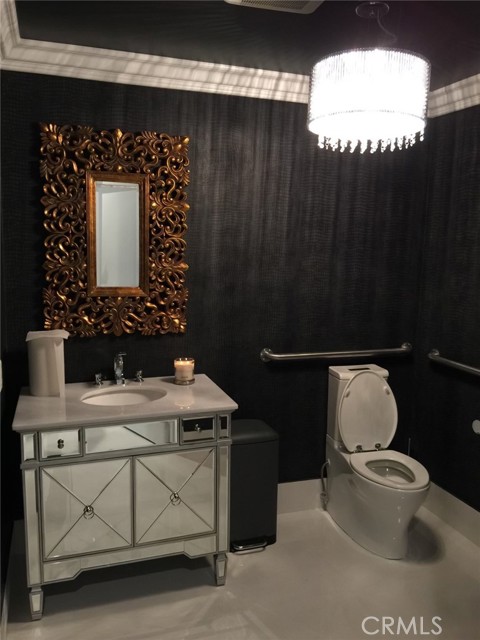 2139 N Tustin Street, Orange CA: https://media.crmls.org/medias/34534bed-e7f6-4926-9e26-644b4c347703.jpg