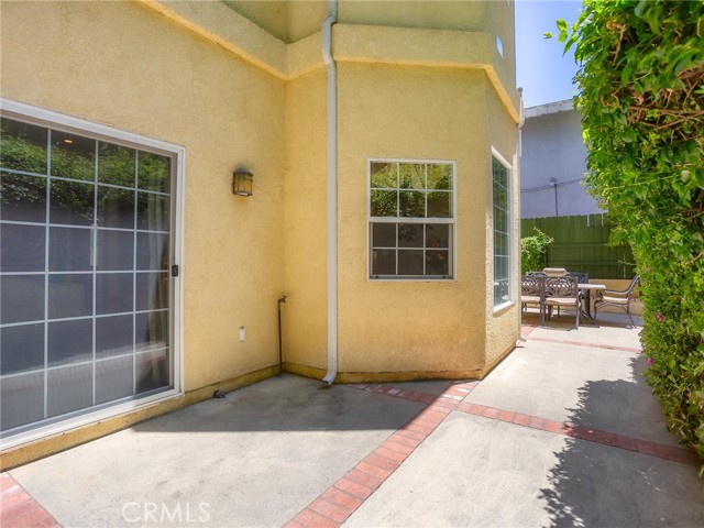 5815 Irving Avenue, La Crescenta CA: https://media.crmls.org/medias/34540e02-23be-42b0-b3f0-221e7bf9b27f.jpg