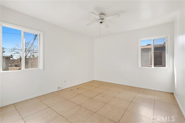 Detail Gallery Image 14 of 32 For 1405 S Broadway, Santa Ana,  CA 92707 - – Beds | – Baths