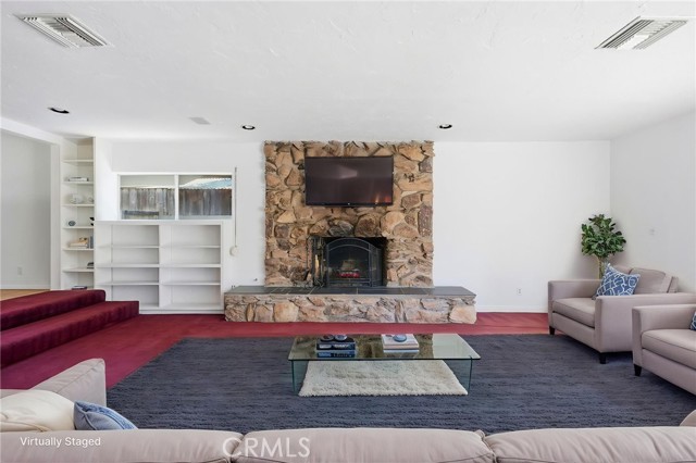 Detail Gallery Image 5 of 27 For 16036 Septo, North Hills,  CA 91343 - 3 Beds | 2 Baths