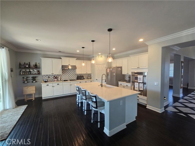 Detail Gallery Image 10 of 37 For 3250 Quartz Cir, Corona,  CA 92882 - 5 Beds | 3/1 Baths