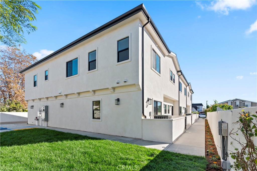 MLS #OC25253896 image #44