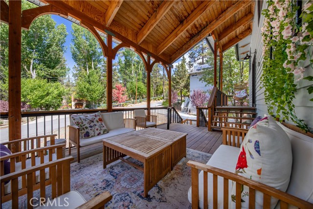 Detail Gallery Image 5 of 58 For 39651 Flicker Rd, Fawnskin,  CA 92333 - 5 Beds | 3/1 Baths