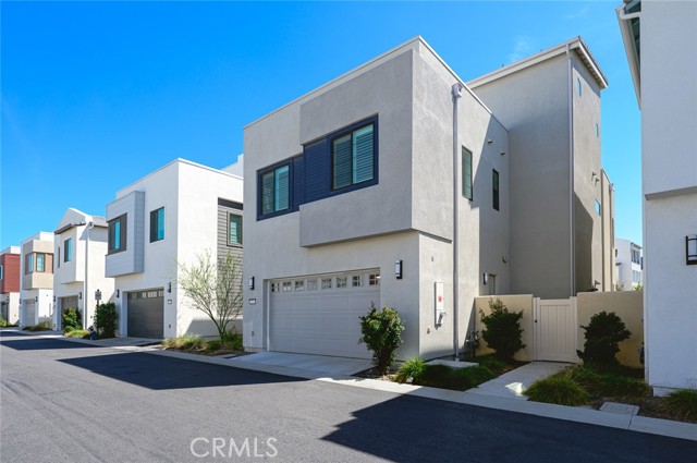 Detail Gallery Image 3 of 39 For 118 Yugen, Irvine,  CA 92618 - 4 Beds | 3/1 Baths