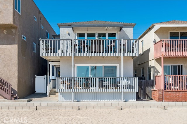 Detail Gallery Image 3 of 54 For 1003 Seal Way, Seal Beach,  CA 90740 - 6 Beds | 4 Baths