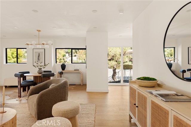 Detail Gallery Image 10 of 44 For 5105 Tendilla, Woodland Hills,  CA 91364 - 3 Beds | 2 Baths