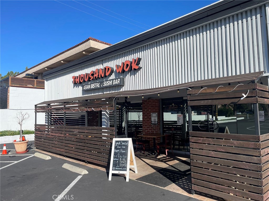 450 N Moorpark Road 405, Thousand Oaks, CA 91360