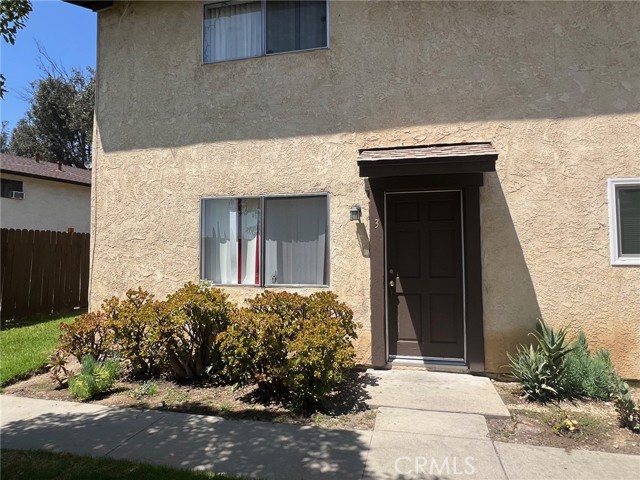1727 E Natalie Avenue, West Covina CA: https://media.crmls.org/medias/34593379-537c-4f7b-8267-e60ef331f691.jpg