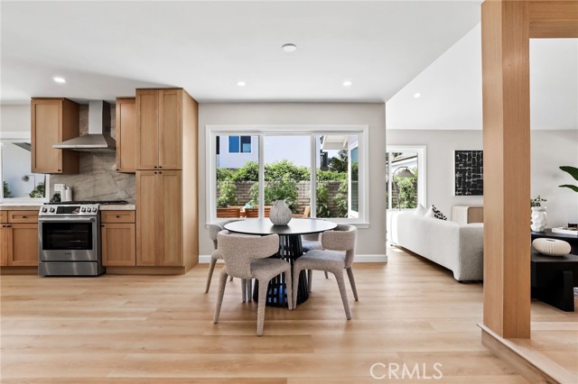 25 Almond Tree Lane, Irvine CA: https://media.crmls.org/medias/3459a379-8f3f-432c-8c3e-51013065616d.jpg