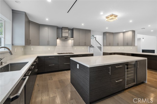 22904 Calvert Street, Woodland Hills CA: https://media.crmls.org/medias/345a0ad1-adb8-457e-ab9d-56eba7885db2.jpg