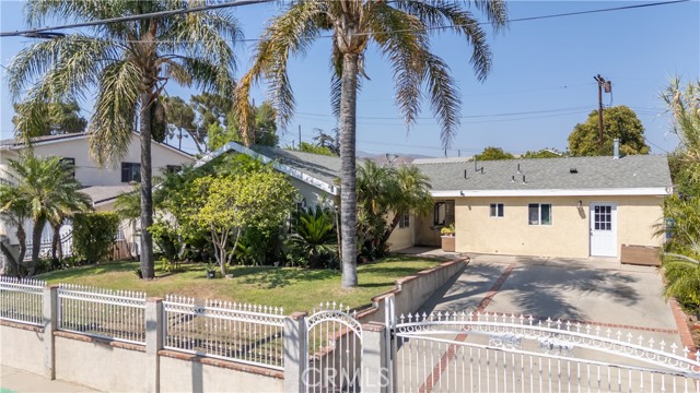 11044 Borden Avenue, Pacoima CA: https://media.crmls.org/medias/345a8b4d-64ea-4bf5-8f4a-6a42f381ad08.jpg