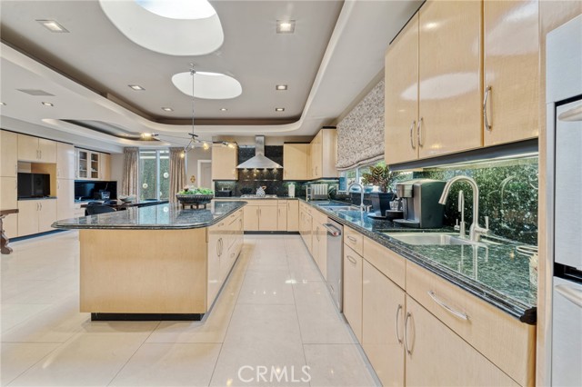 15737 Sutton Street, Encino CA: https://media.crmls.org/medias/345a908b-9581-478c-b600-9c072b2f8caf.jpg