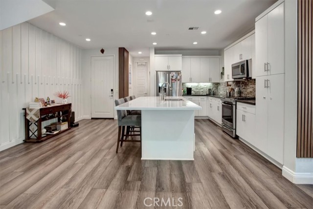 Detail Gallery Image 8 of 46 For 83 Prominence, Lake Forest,  CA 92630 - 3 Beds | 2/1 Baths