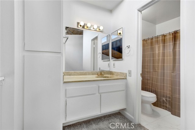 Detail Gallery Image 6 of 11 For 5460 White Oak Ave #C325,  Encino,  CA 91316 - 1 Beds | 1/1 Baths