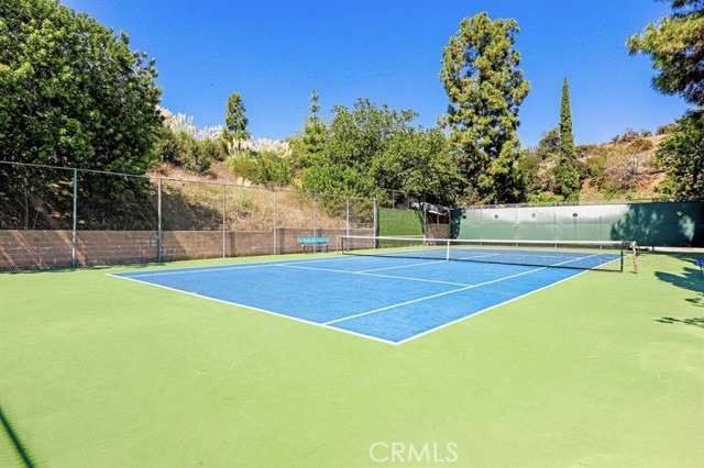 Detail Gallery Image 25 of 27 For 6702 Hillpark Dr #308,  Los Angeles,  CA 90068 - 2 Beds | 2 Baths