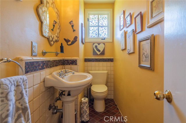 5223 Alhama Drive, Woodland Hills CA: https://media.crmls.org/medias/345bb815-f245-4131-b47d-66462b0ba479.jpg