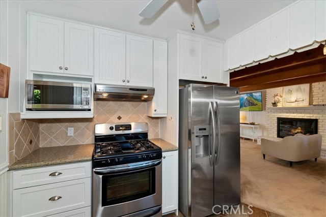 Detail Gallery Image 14 of 48 For 180 Joaquin Miller, Lake Arrowhead,  CA 92352 - 3 Beds | 2/1 Baths