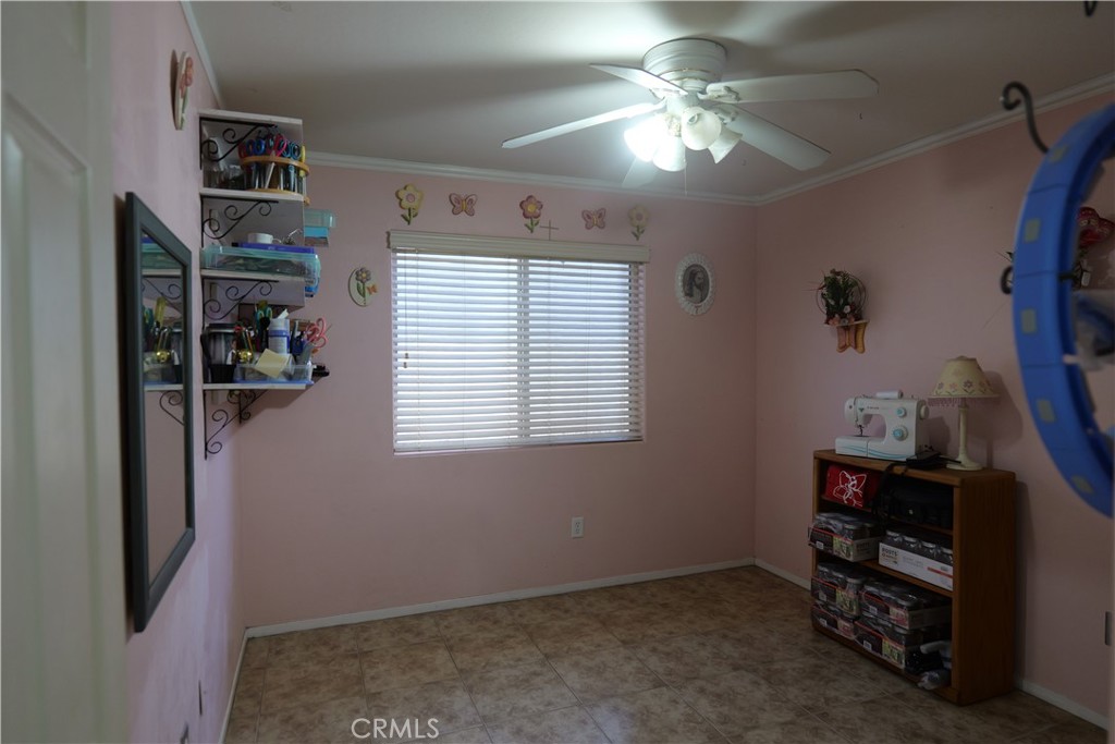 https://media.crmls.org/medias/345c35dd-48a5-4137-9dd6-d1feba745e0e.jpg?preset=X-Large